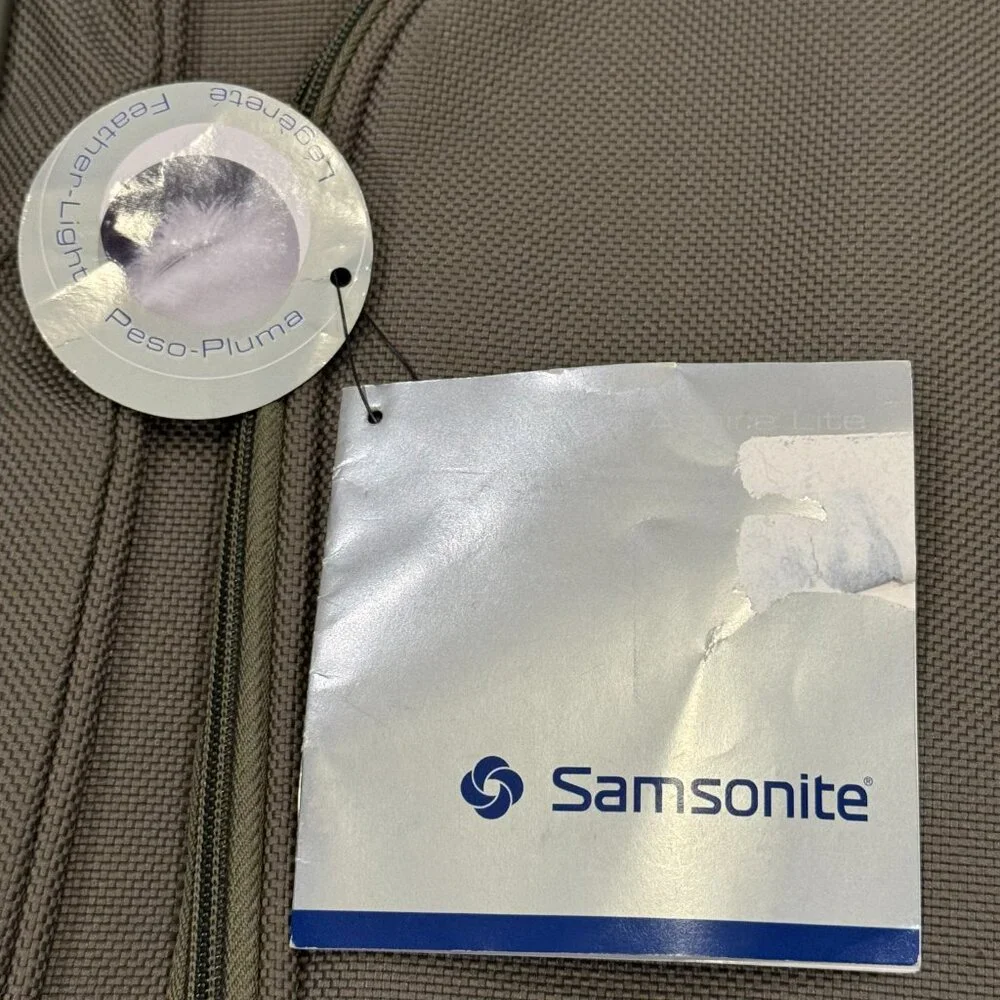 NEW Samsonite Aspire Lite Garment Bag Formal Clothes Suits Dresses Travel GREEN